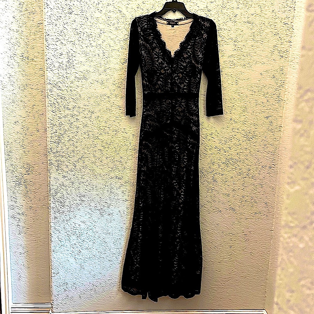 MIUSOL Black Floral Lace Floor Length Gown, Size M